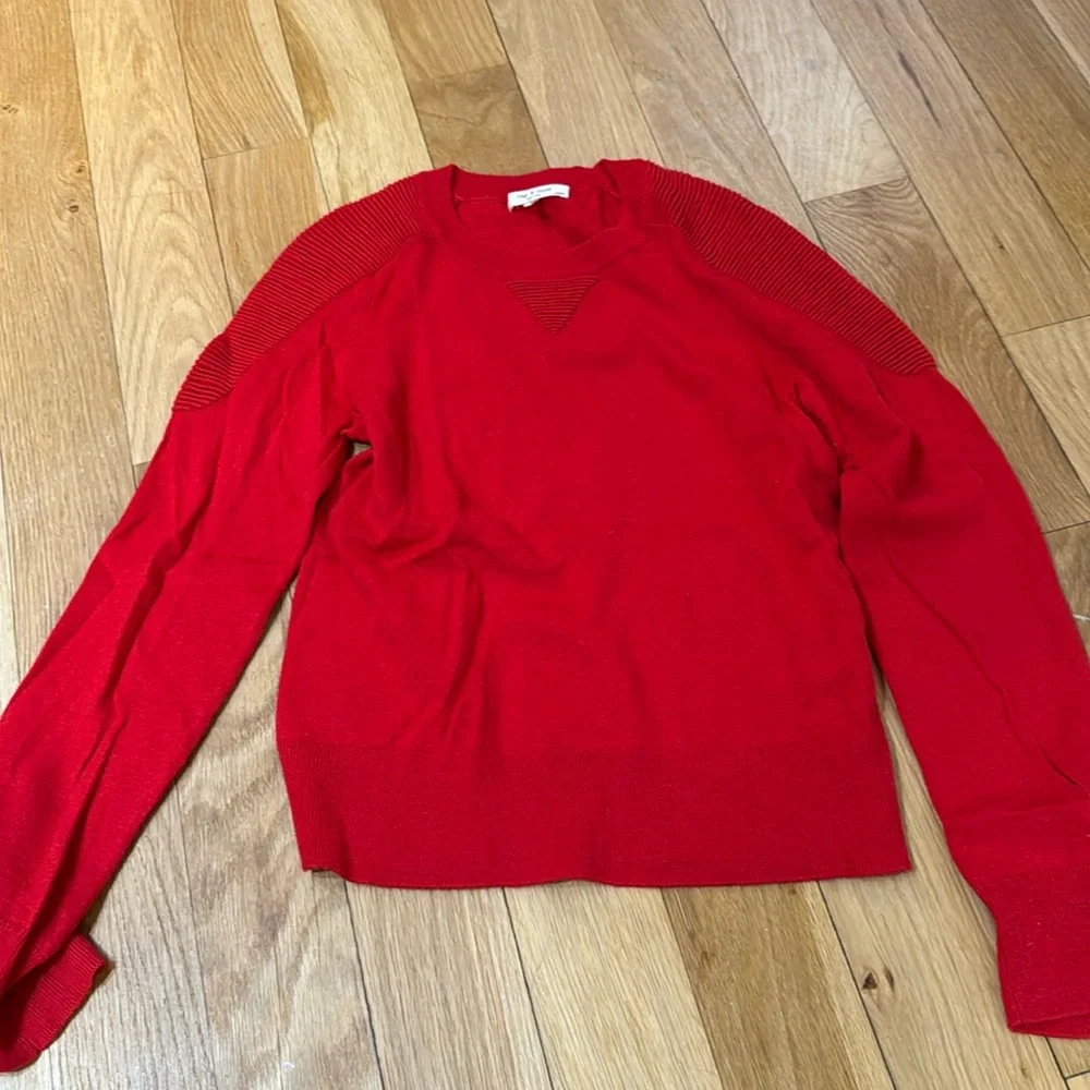 Red sweater - Picture 1 of 3